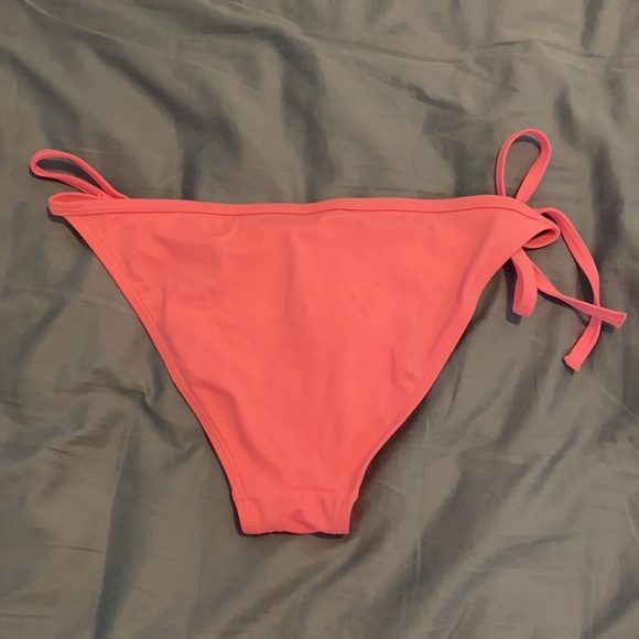 Victoria’s Secret Size S Bright Pink Bikini - Picture 5 of 8